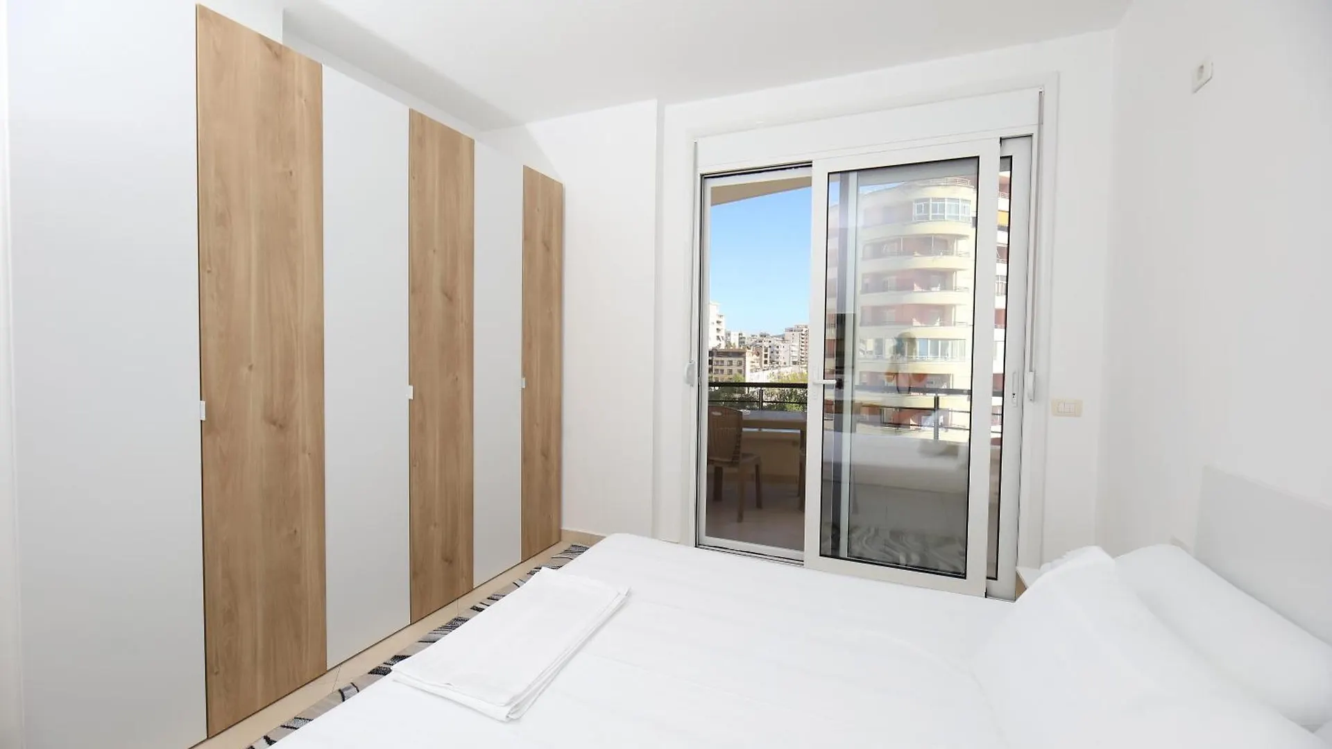 Sonila Appartement Vlore